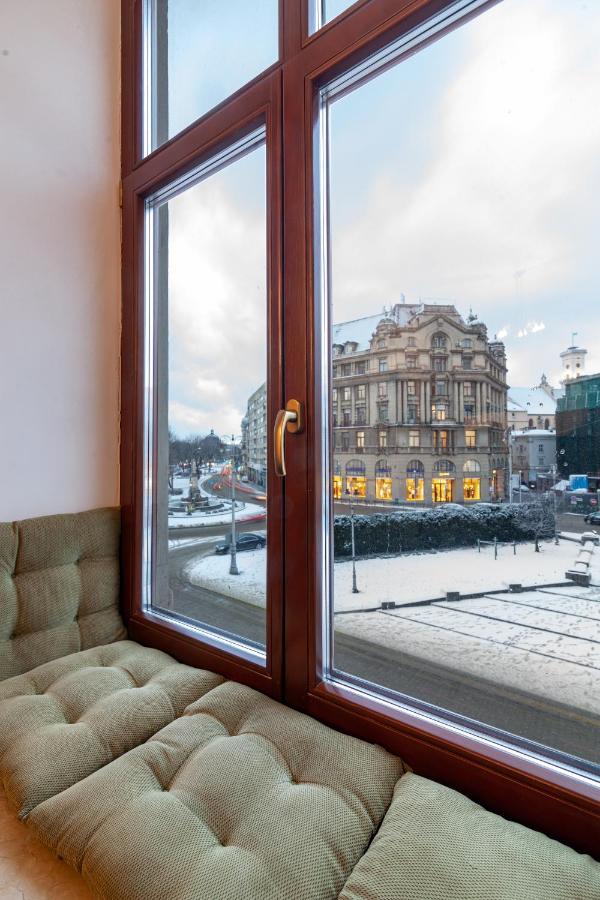 Romari Площа Міцкевича Lviv Dış mekan fotoğraf