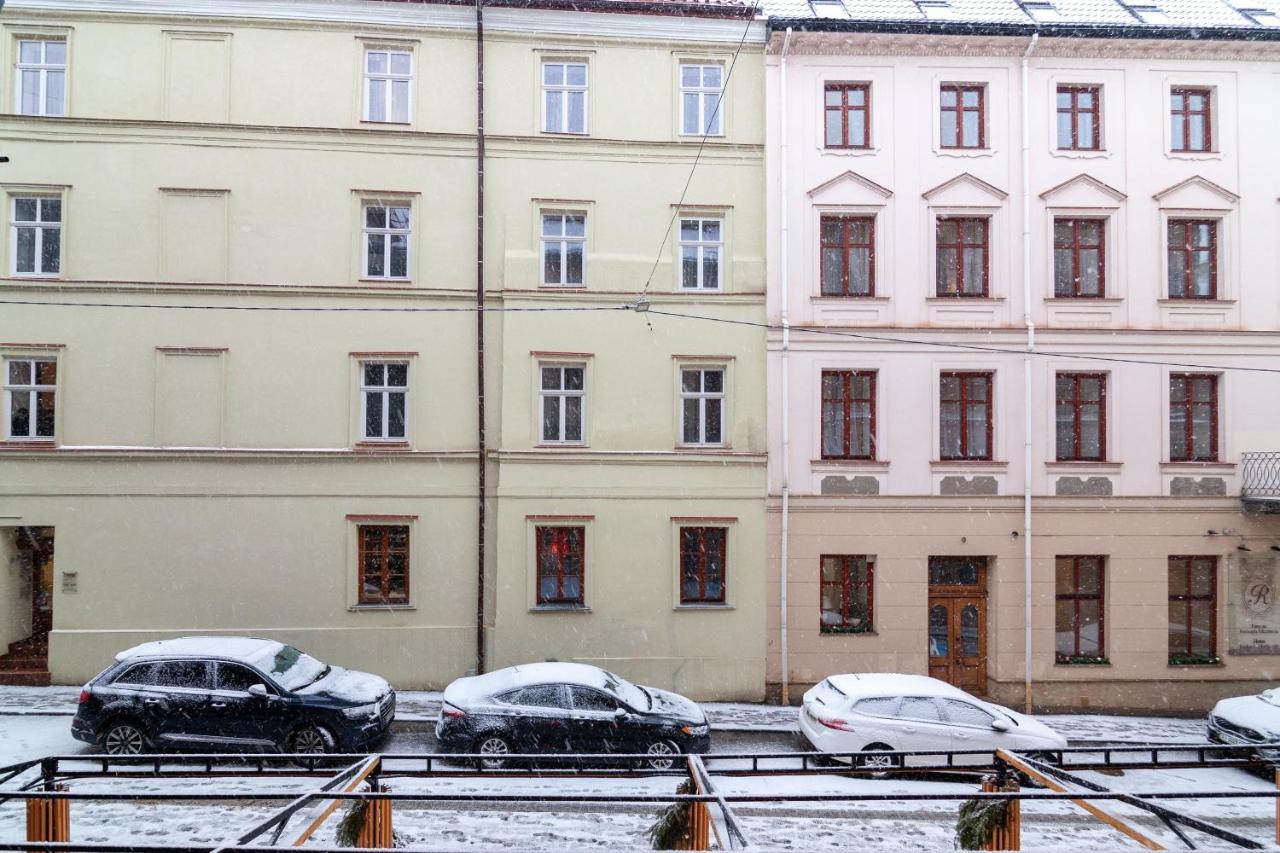 Romari Площа Міцкевича Lviv Dış mekan fotoğraf